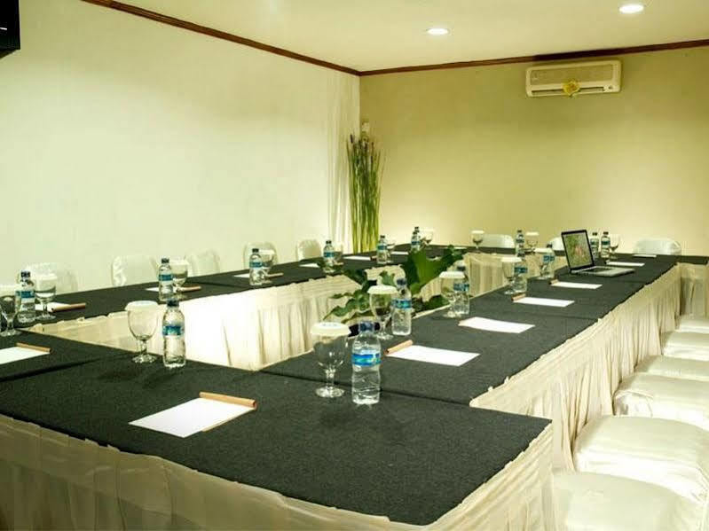 Hotel Cirebon Plaza تْشيريبون المظهر الخارجي الصورة